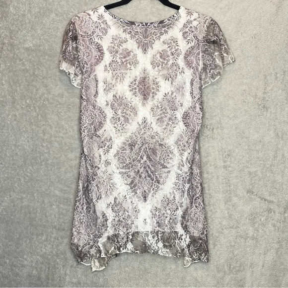 ROZ & Ali M Medium Top Shirt Gray Paisley V Neck Short Sleeve Lace Over P21 - Picture 4 of 8